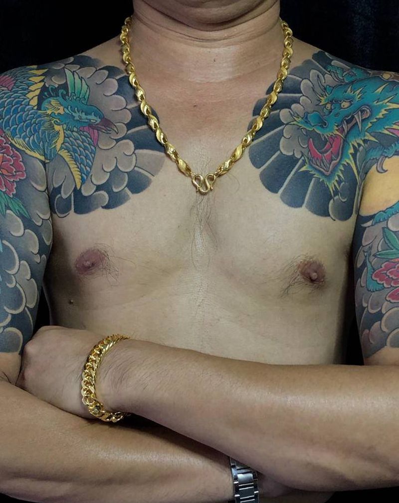 恢复两个月后纹身图片_胸部老传统纹身图案