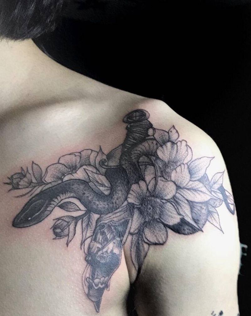 邪恶之花纹身图片_肩部纹身图案