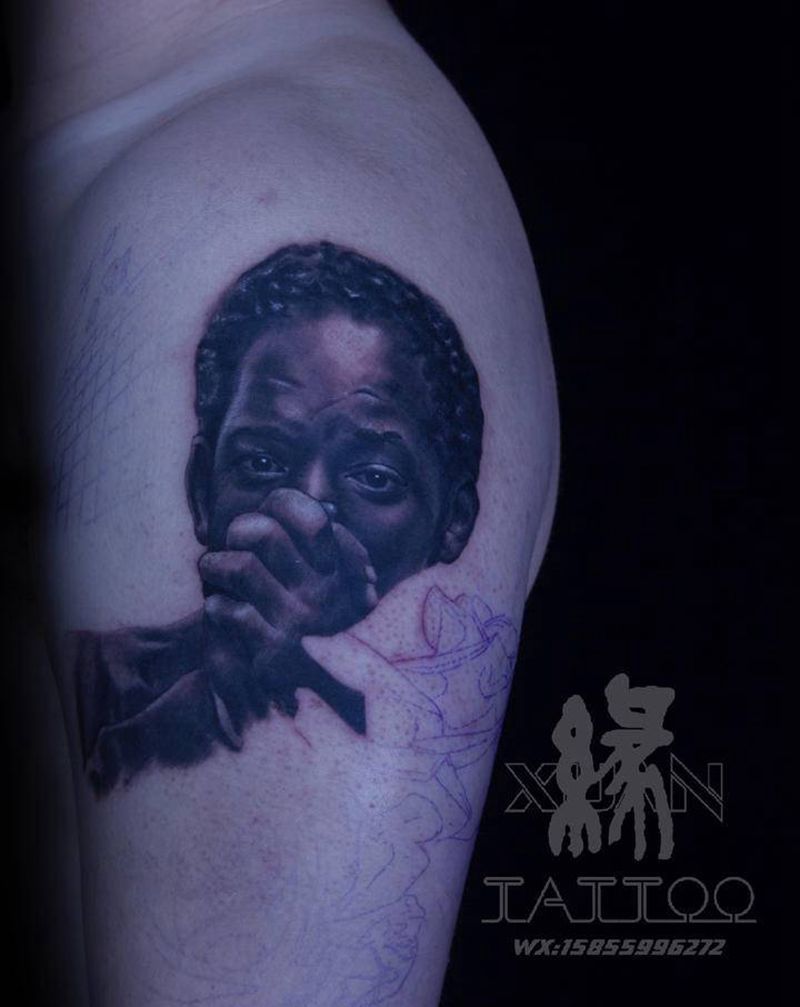 幸福来敲门主题花臂部分（未完成纹身图片_手臂欧美写实威尔史密斯纹身图案