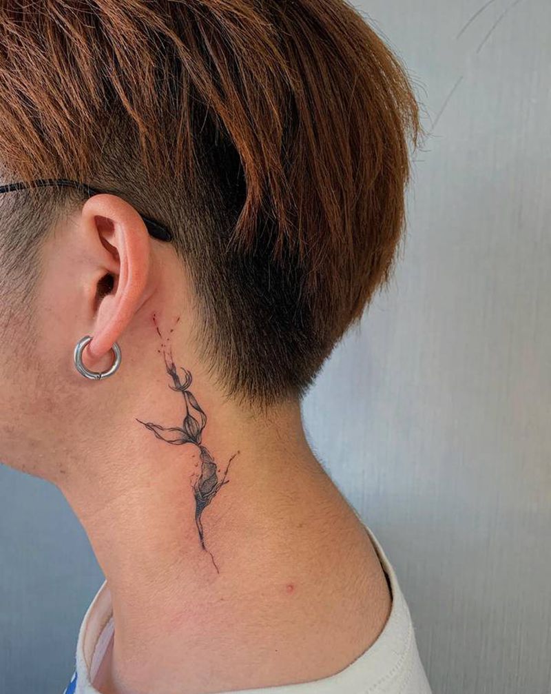 鲸落纹身图片_颈部纹身图案