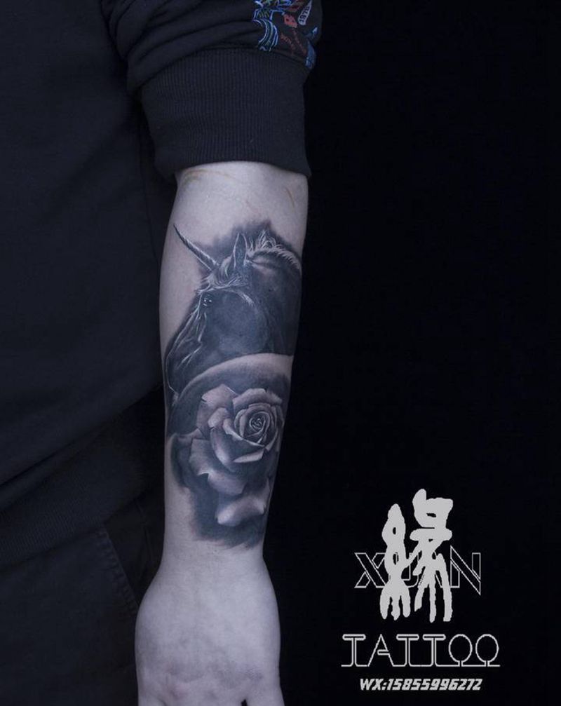 欧美包小臂（遮盖修改作品）纹身图片_手臂手部欧美写实遮盖玫瑰独角兽纹身图案
