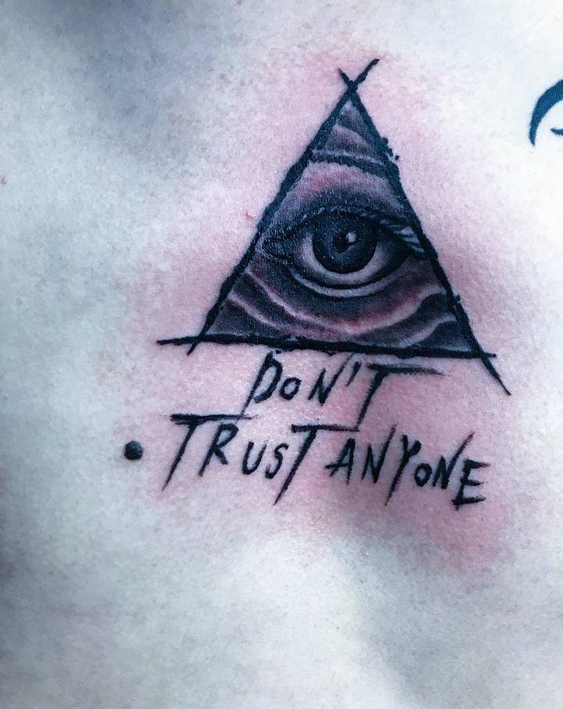 上帝之眼纹身图片_胸部New School纹身图案