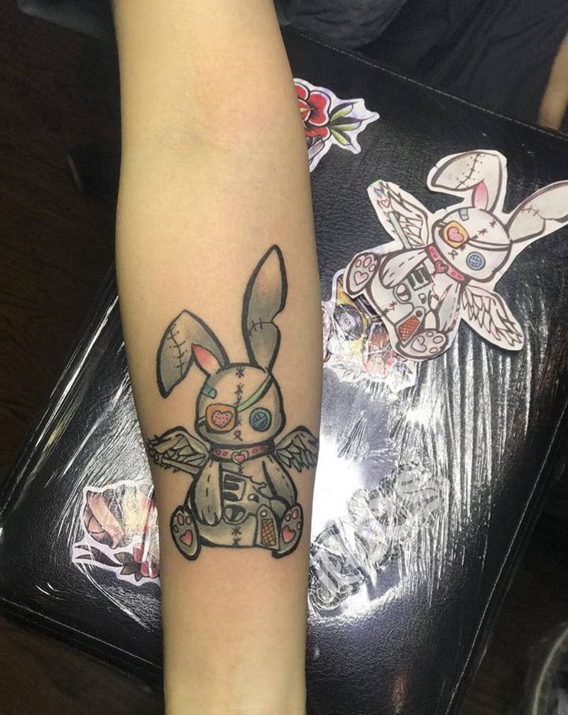 小兔子纹身图片_手臂新传统Old School纹身图案