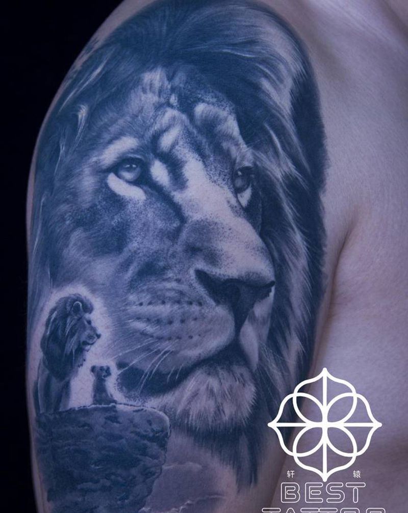 守护的力量纹身图片_手臂欧美写实狮子辛巴狮王纹身图案