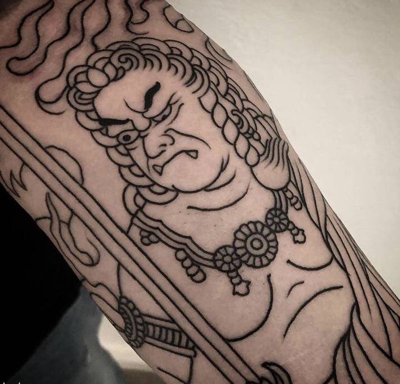 不动明王尊菩萨纹身图片_手部手臂老传统纹身图案