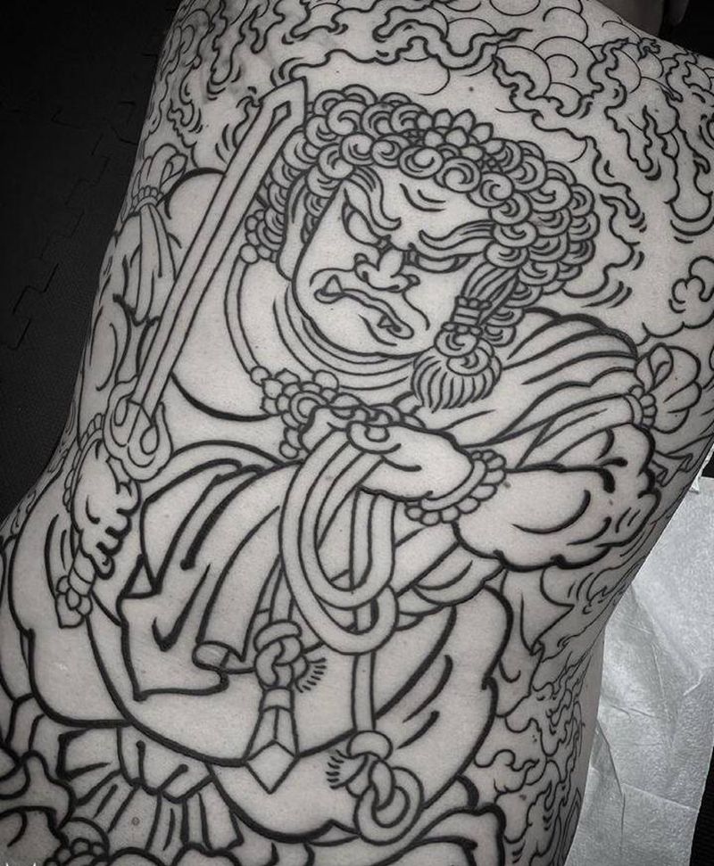 不动明王尊菩萨纹身图片_背部老传统纹身图案