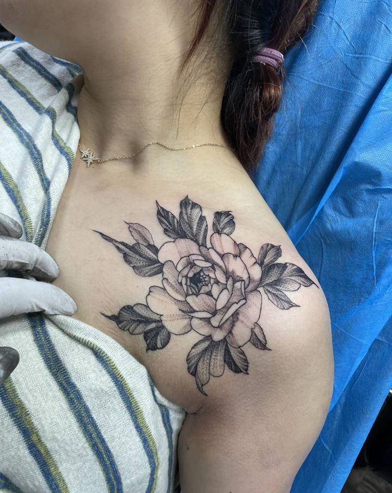 素花纹身图片_胸部点刺纹身图案