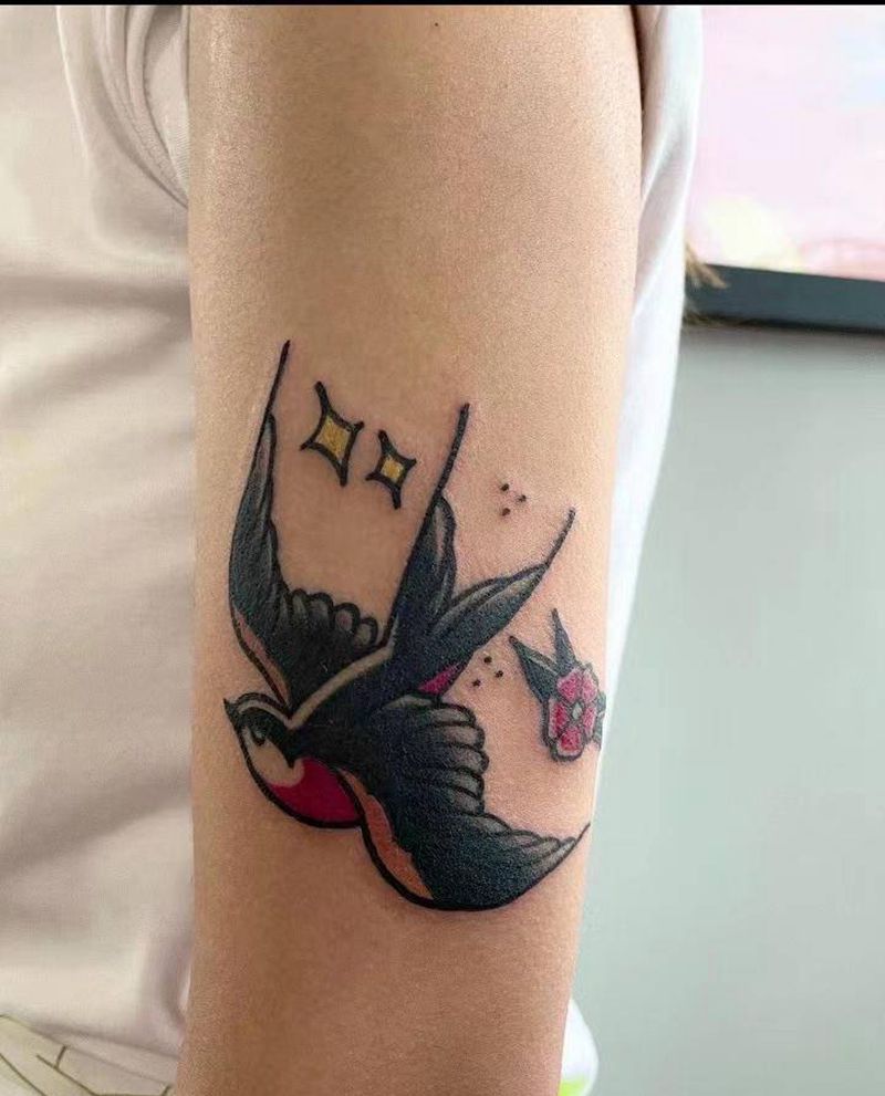 燕子纹身图片_Old School纹身图案