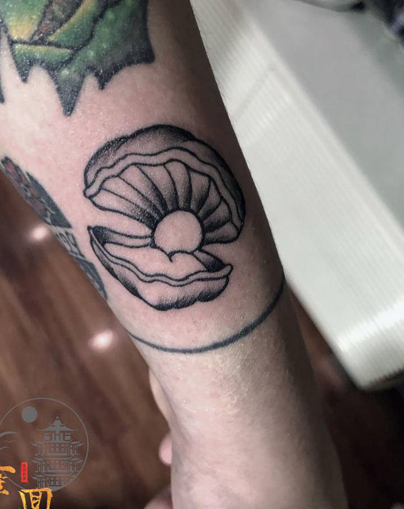 School小贝壳纹身图片_手臂Old School纹身图案