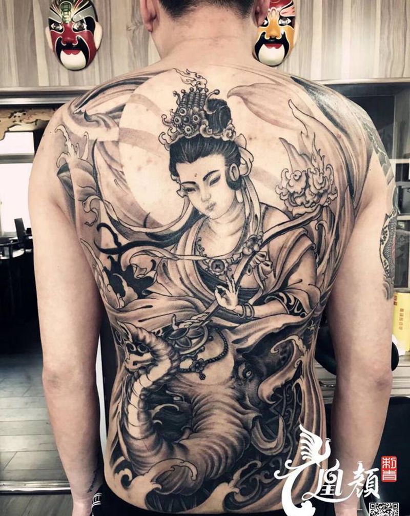 最近作品纹身图片_背部欧美写实普贤菩萨纹身图案