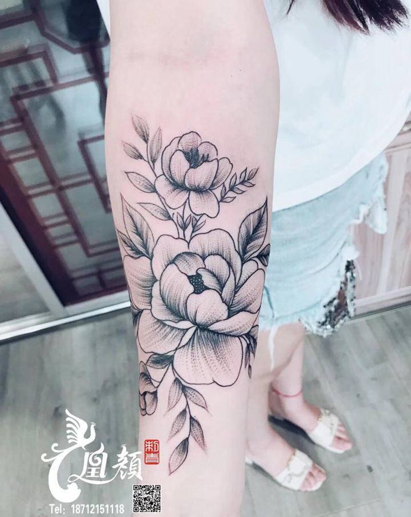 最近作品纹身图片_手臂点刺素花纹身图案