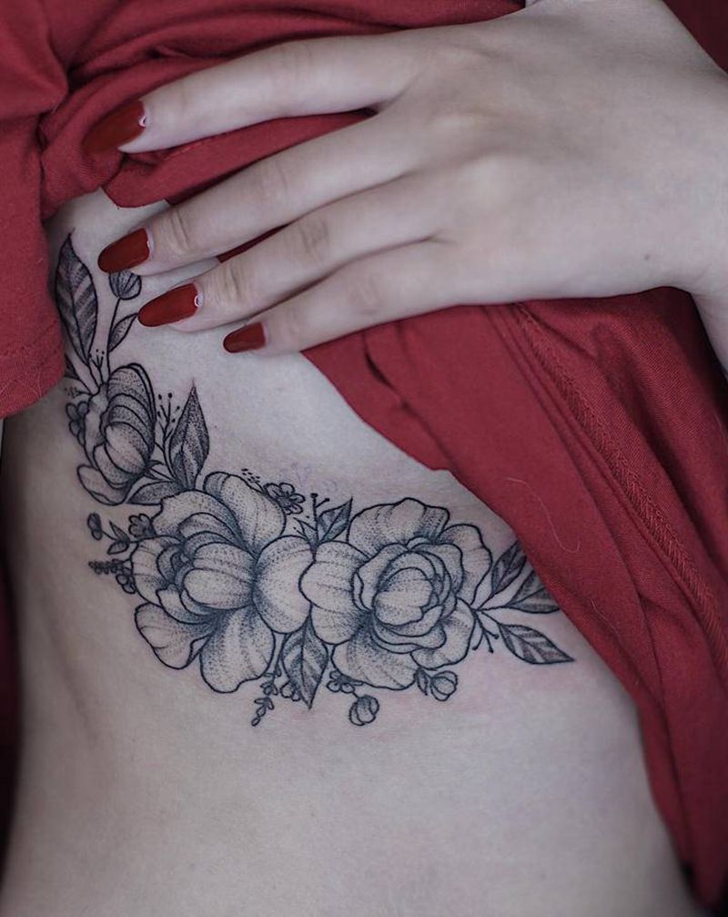 素花纹身图片_胸部素花纹身图案