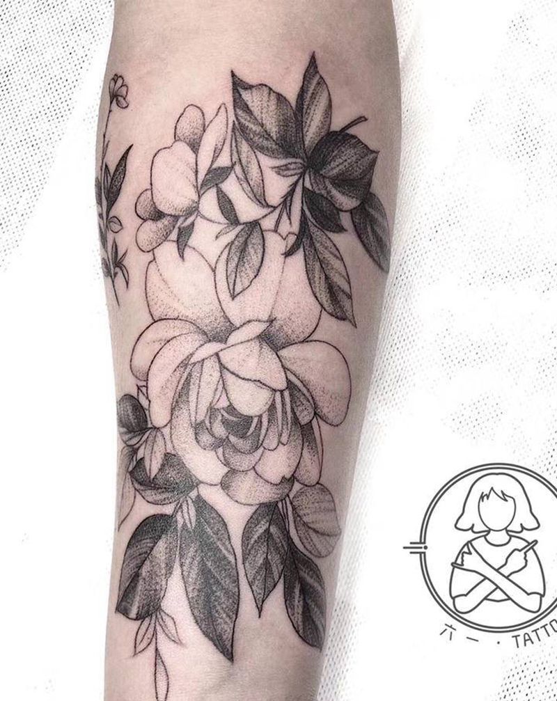 素花纹身图片_手臂点刺纹身图案