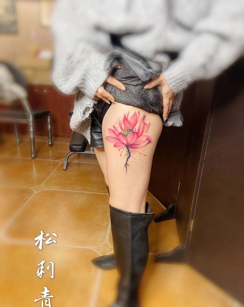 荷花纹身图片_新传统纹身图案