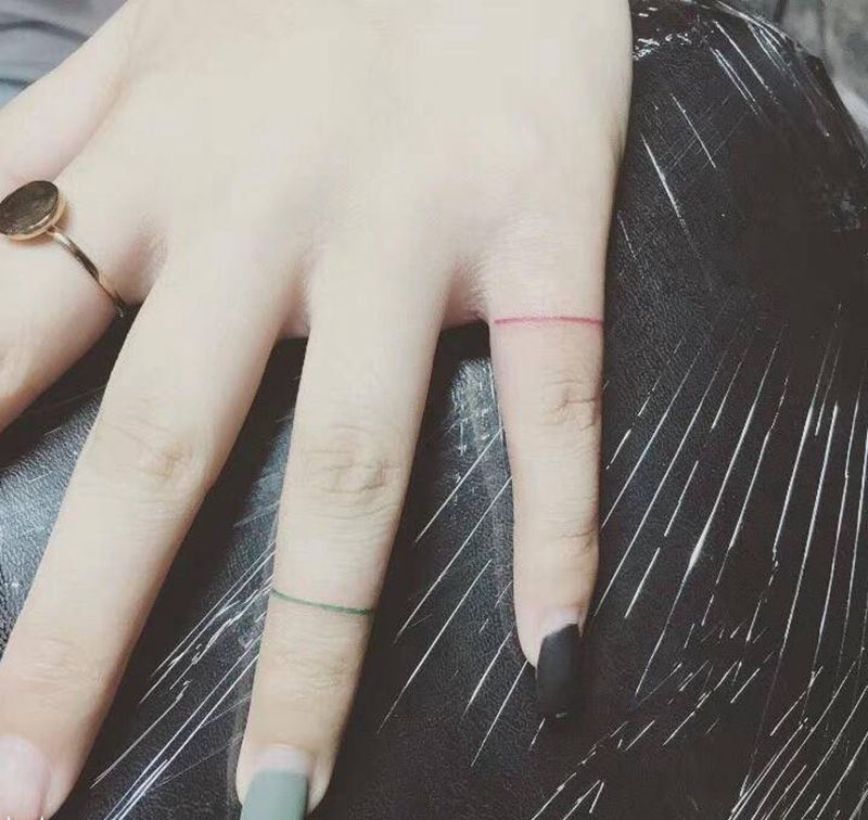 手指小温柔纹身图片_水彩几何纹身图案