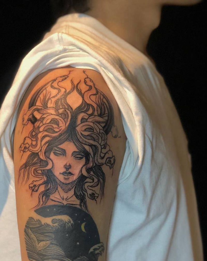 蛇女 美杜莎纹身图片_手臂New School纹身图案