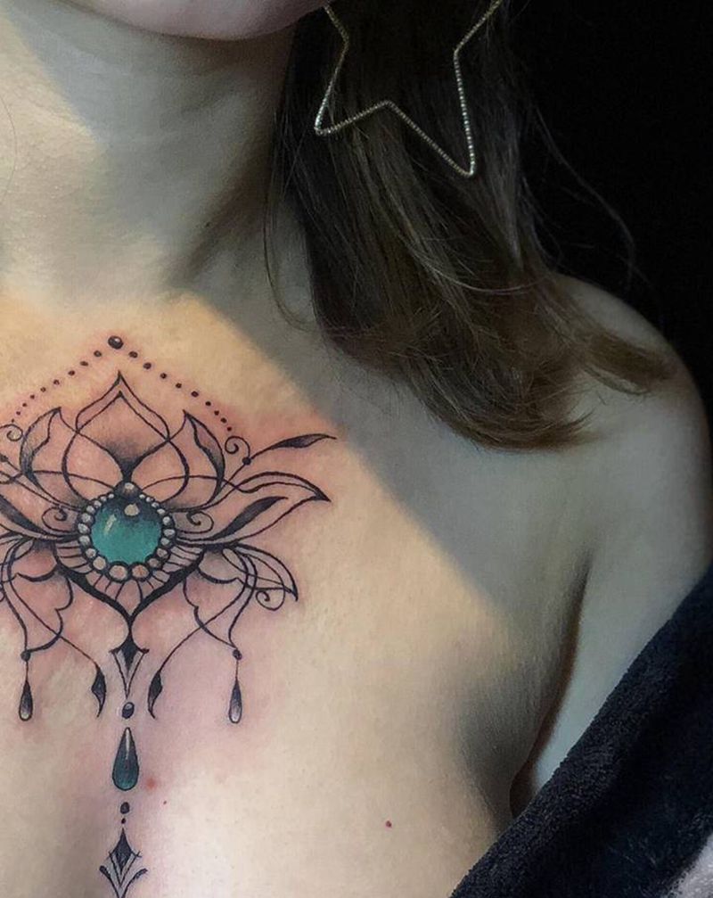 梵花纹身图片_胸部New School纹身图案