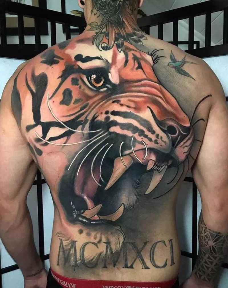 虎纹身图片_背部纹身图案
