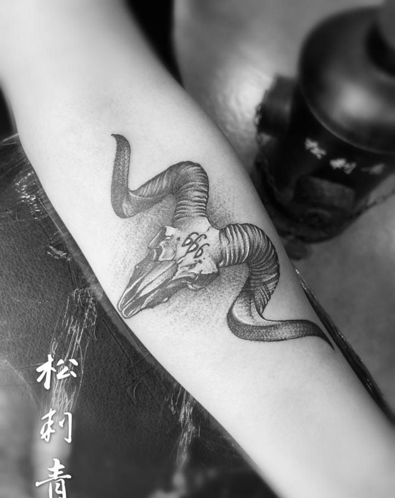 羚羊头纹身图片_新传统纹身图案