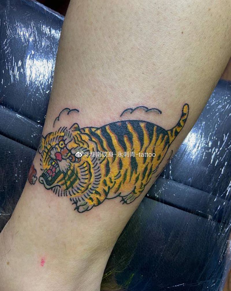 小老虎纹身图片_老传统纹身图案