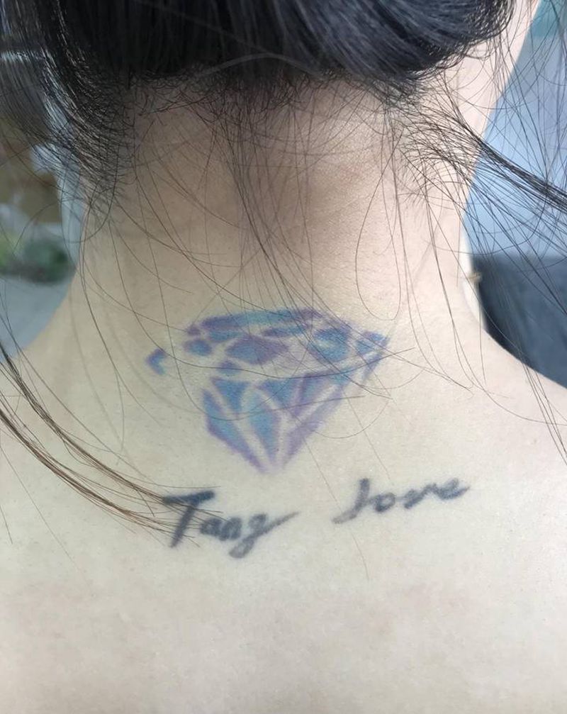 钻石纹身图片_颈部纹身图案