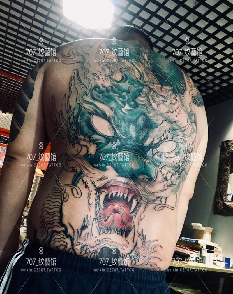 满背遮盖纹身图片_背部新传统纹身图案