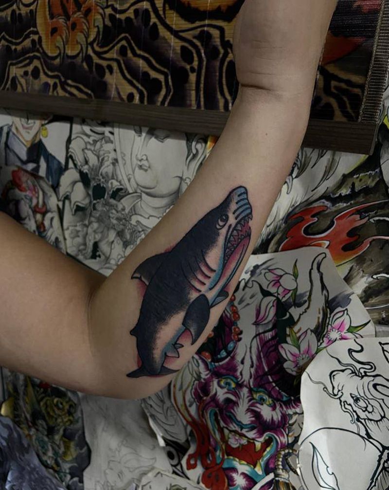 鲨鱼  遮盖旧图纹身图片_Old School纹身图案