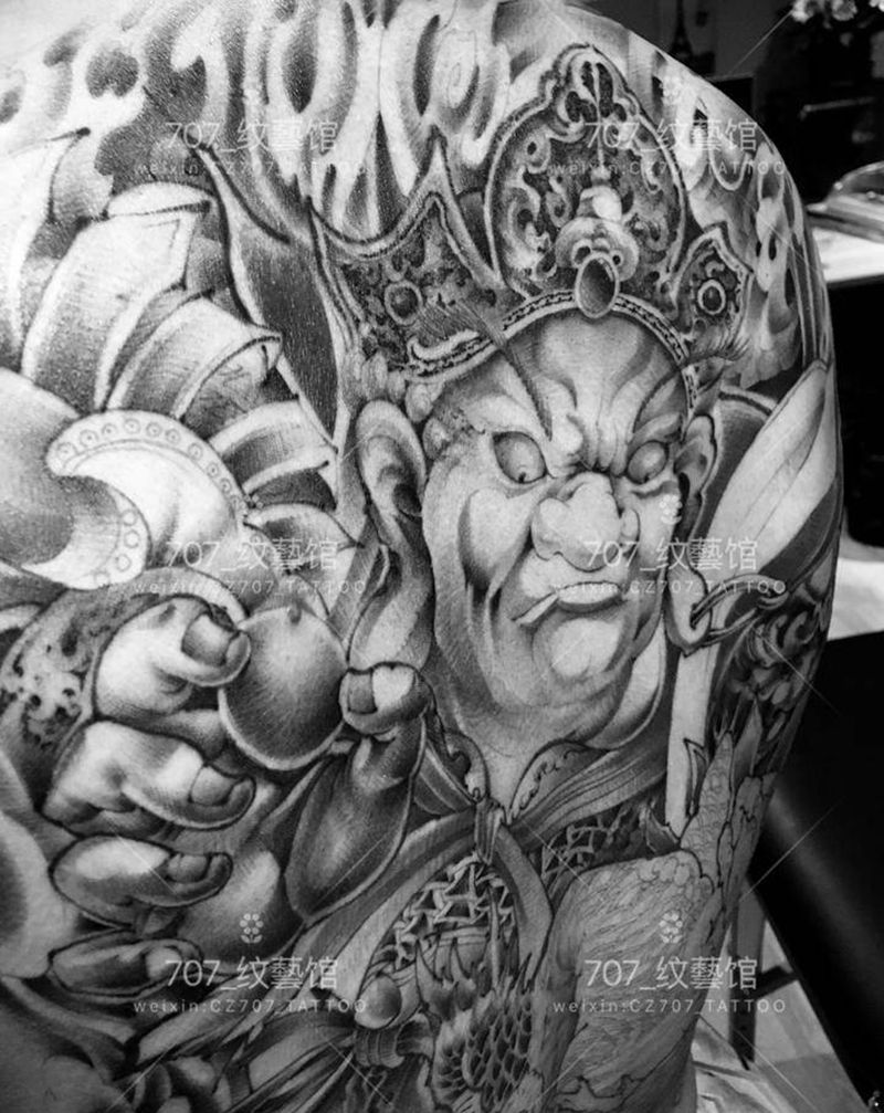 满背天王进度纹身图片_背部新传统纹身图案