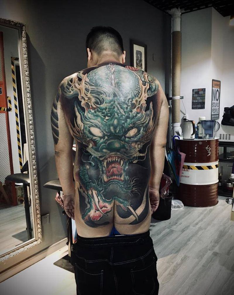 满背遮盖进度二纹身图片_背部新传统纹身图案