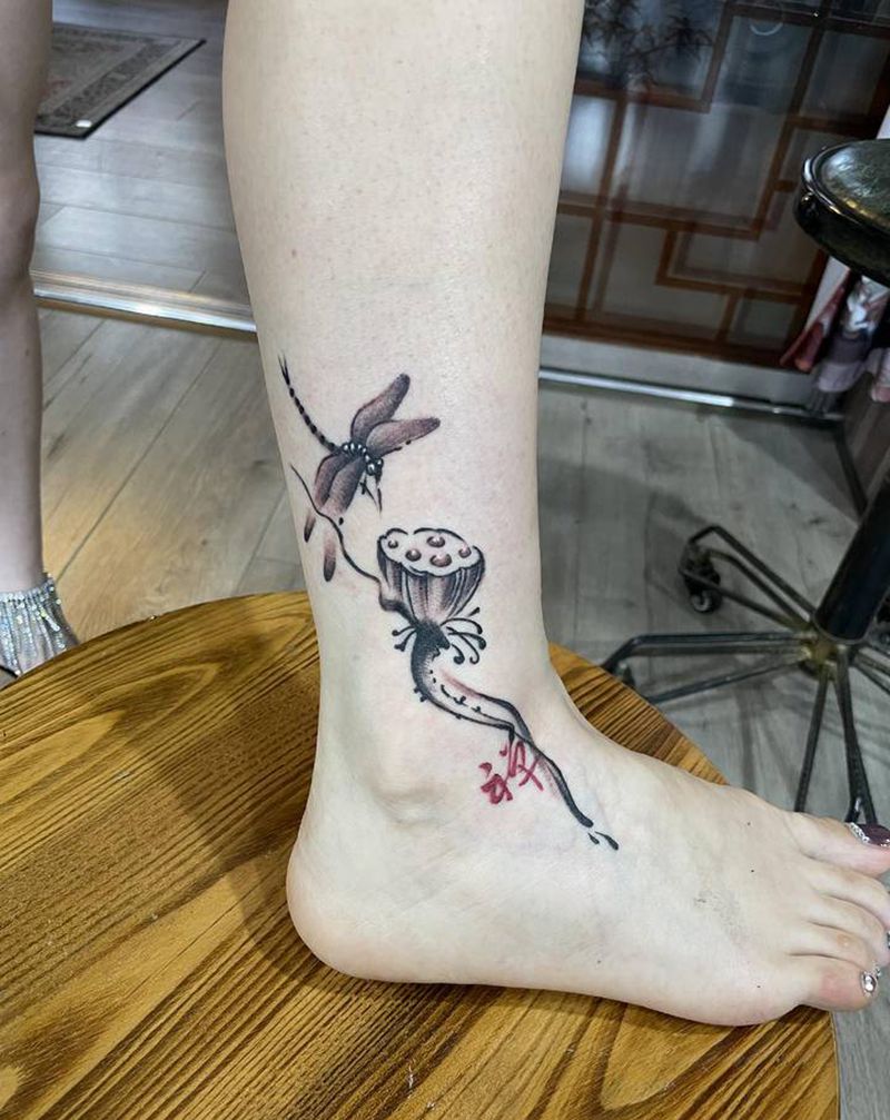 水墨风格荷花纹身图片_脚部水墨纹身图案