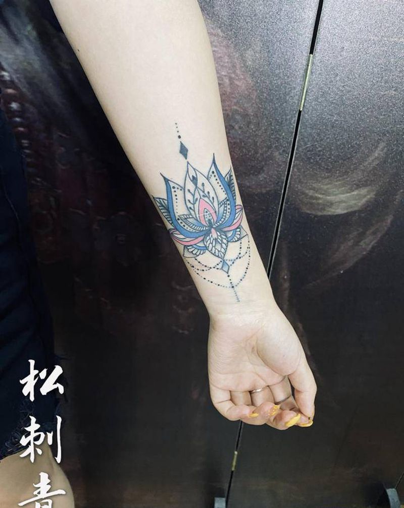 遮盖莲花纹身图片_新传统纹身图案