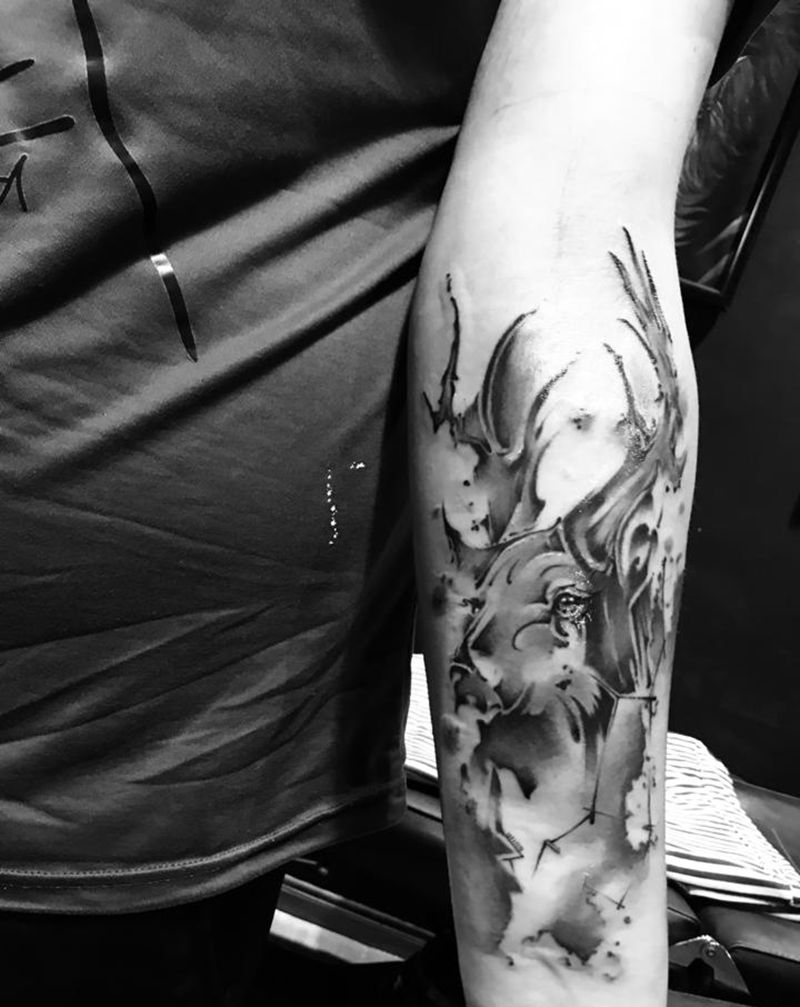 1纹身图片_颈部纹身图案