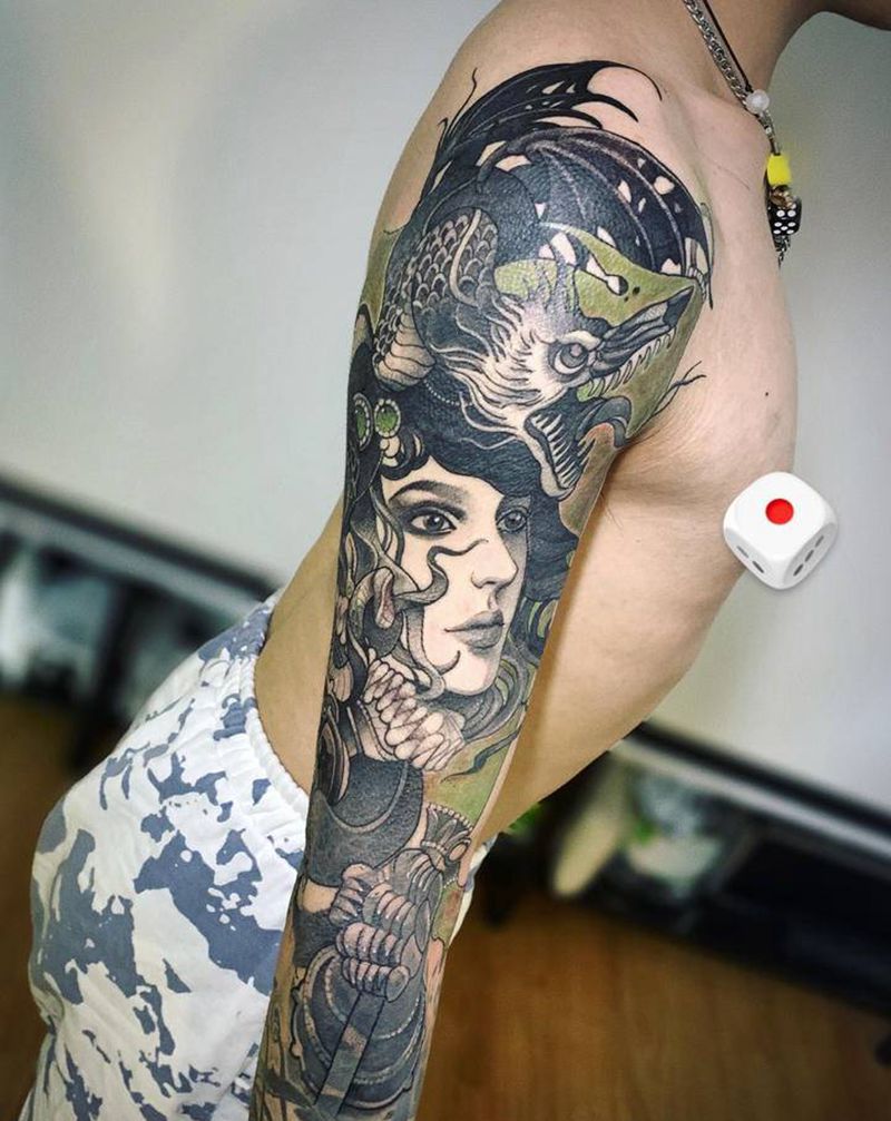 大妞纹身图片_手臂Old School纹身图案