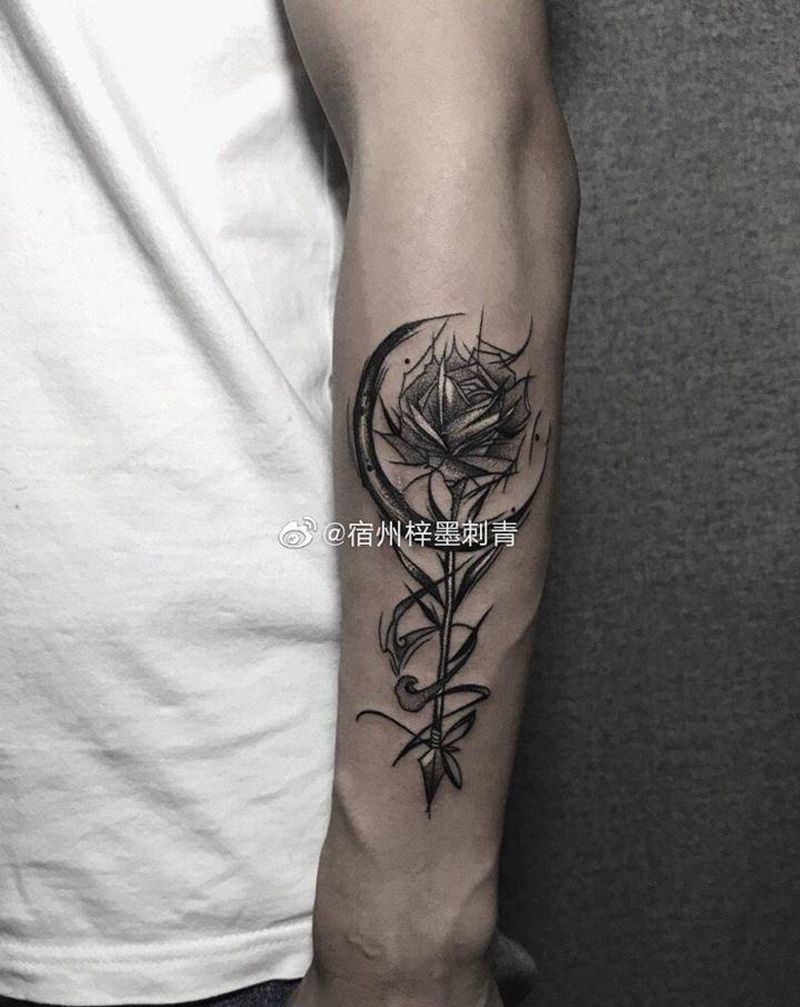 月亮，玫瑰纹身图片_手臂点刺几何纹身图案