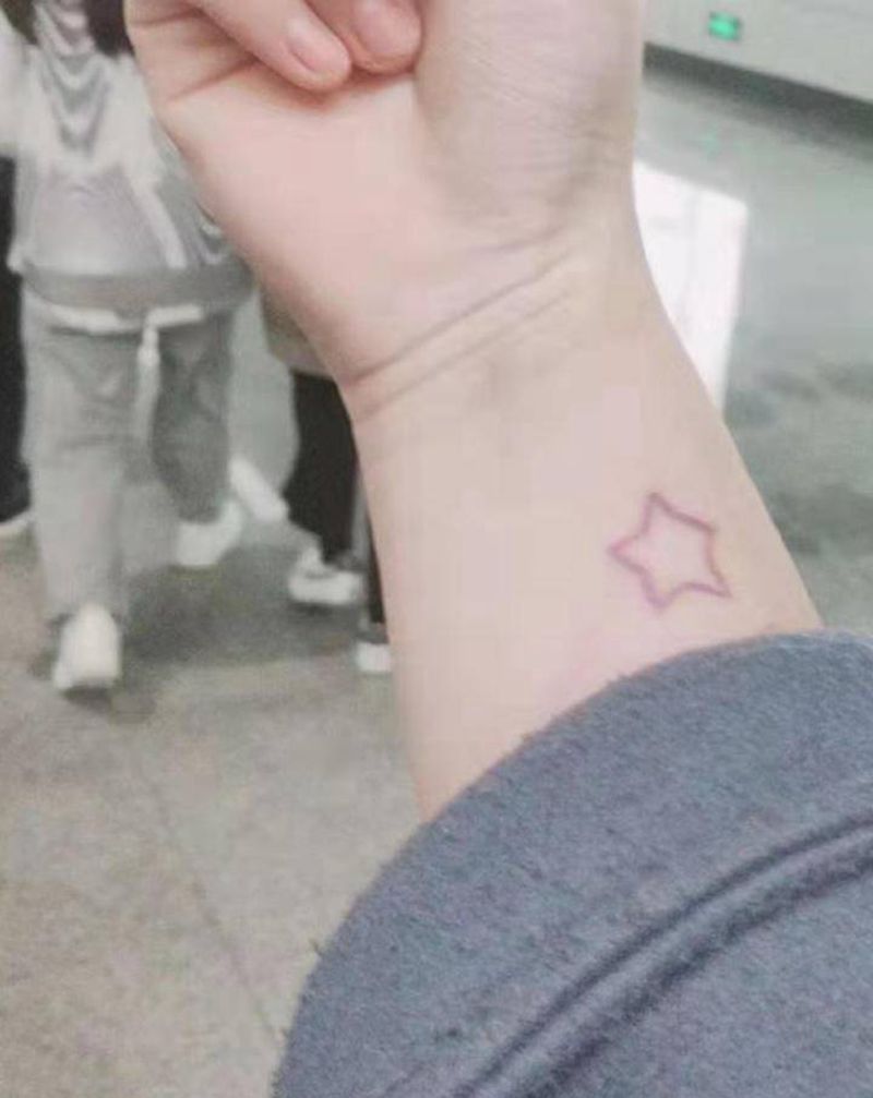 老纹身遮盖修改纹身图片_手臂New School水彩纹身图案