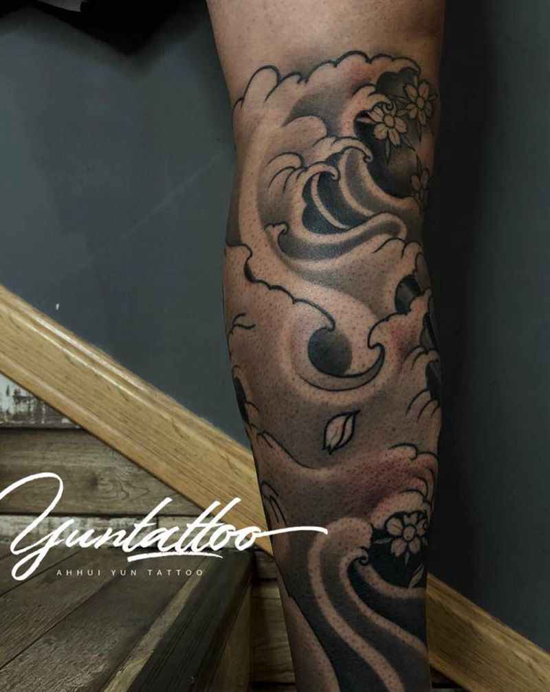 水浪.樱花.磐石纹身图片_腿部老传统新传统水浪樱花磐石纹身图案