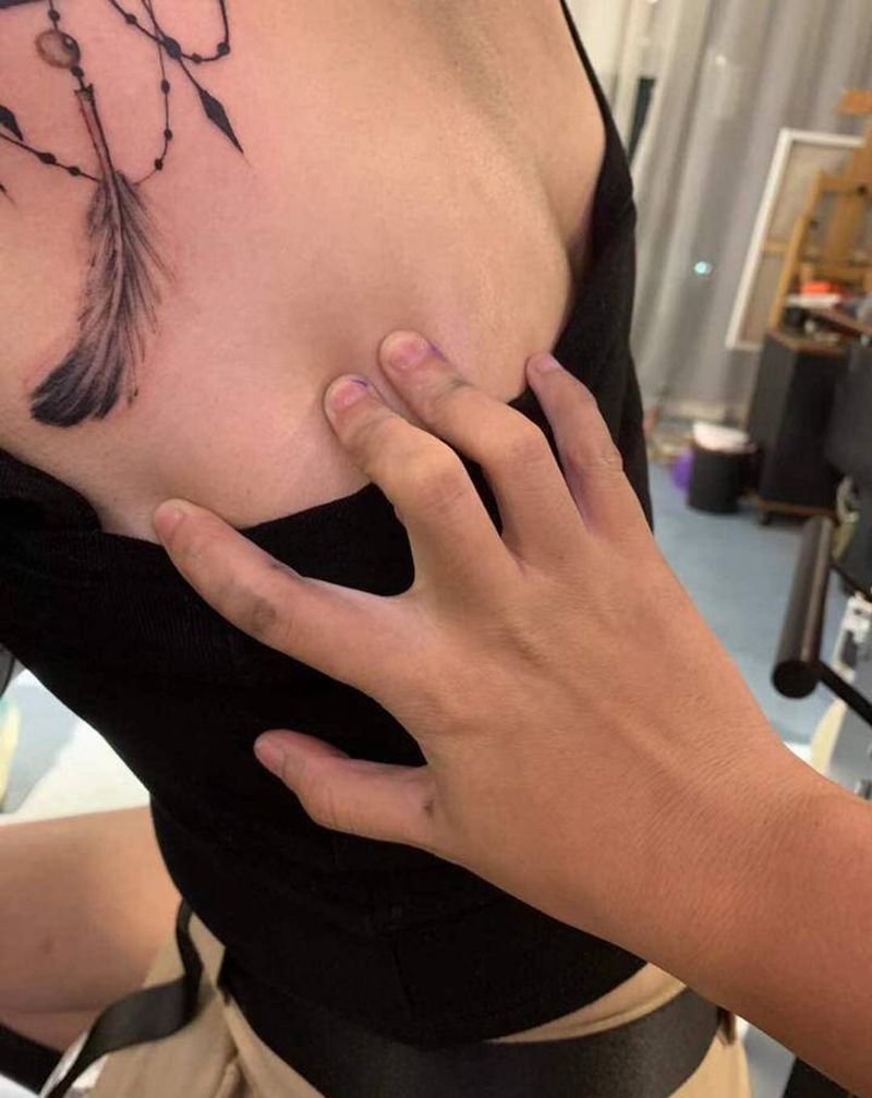 水冰月纹身图片_肩部点刺纹身图案