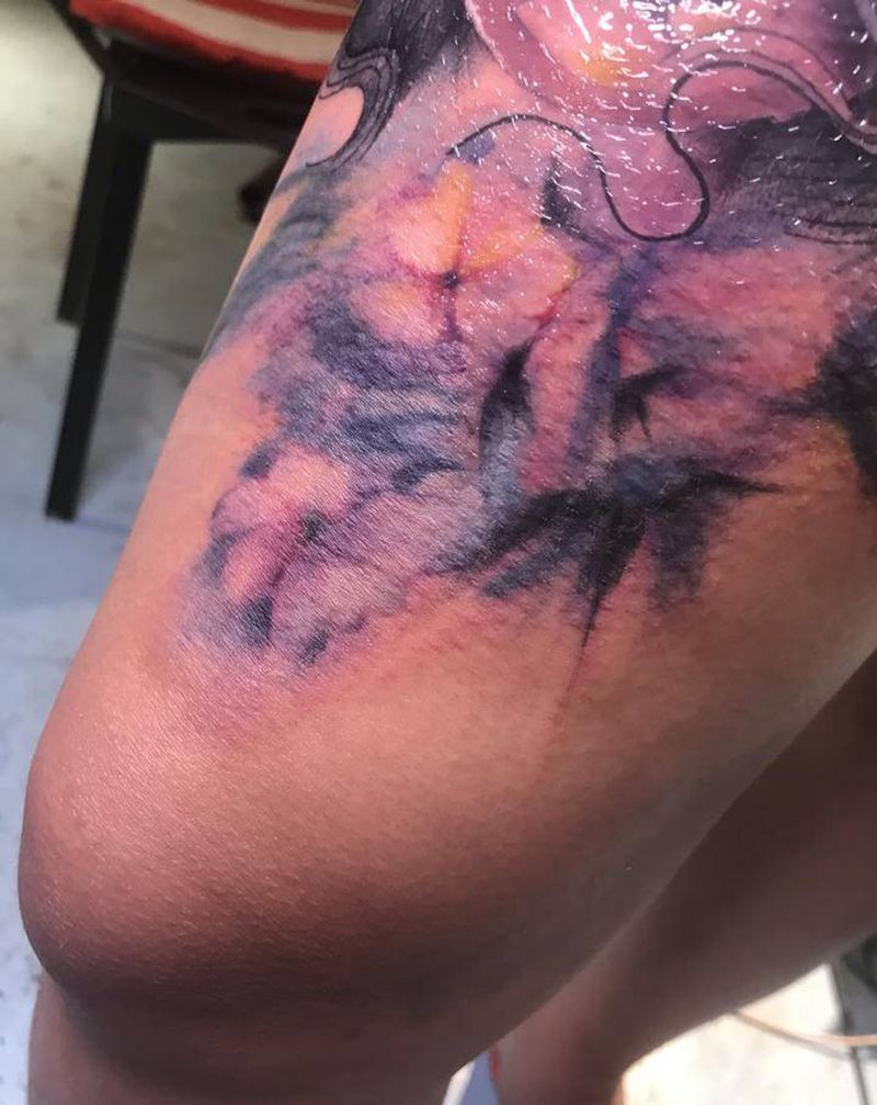 水彩女孩纹身图片_腿部水彩纹身图案