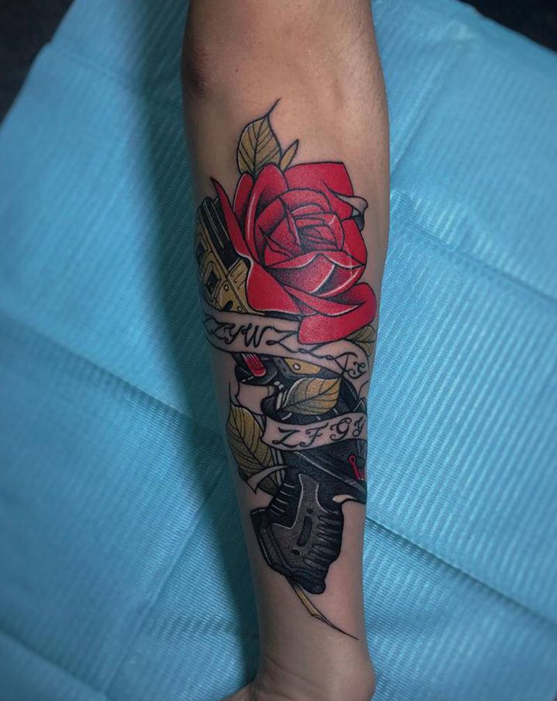 手枪纹身图片_手臂New School纹身图案