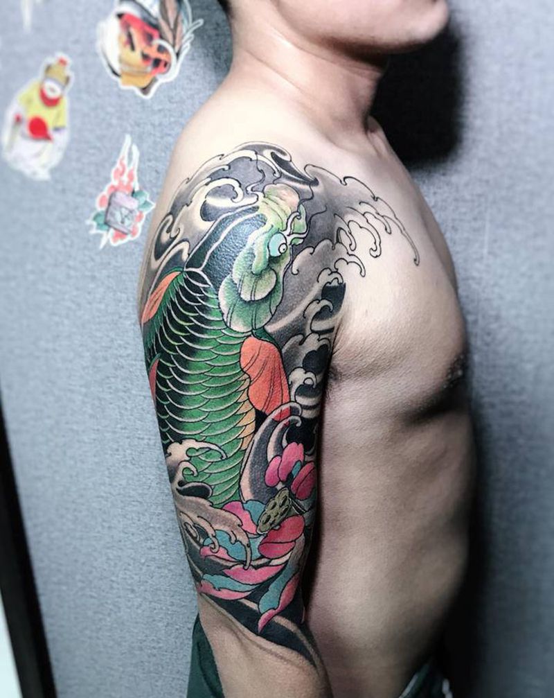 锦鲤纹身图片_手臂新传统老传统纹身图案