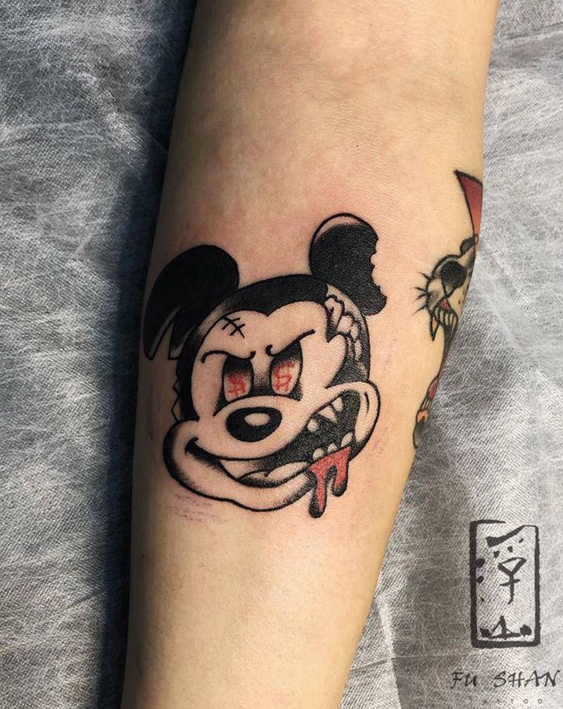 米奇纹身图片_手部Old School米奇米老鼠纹身图案