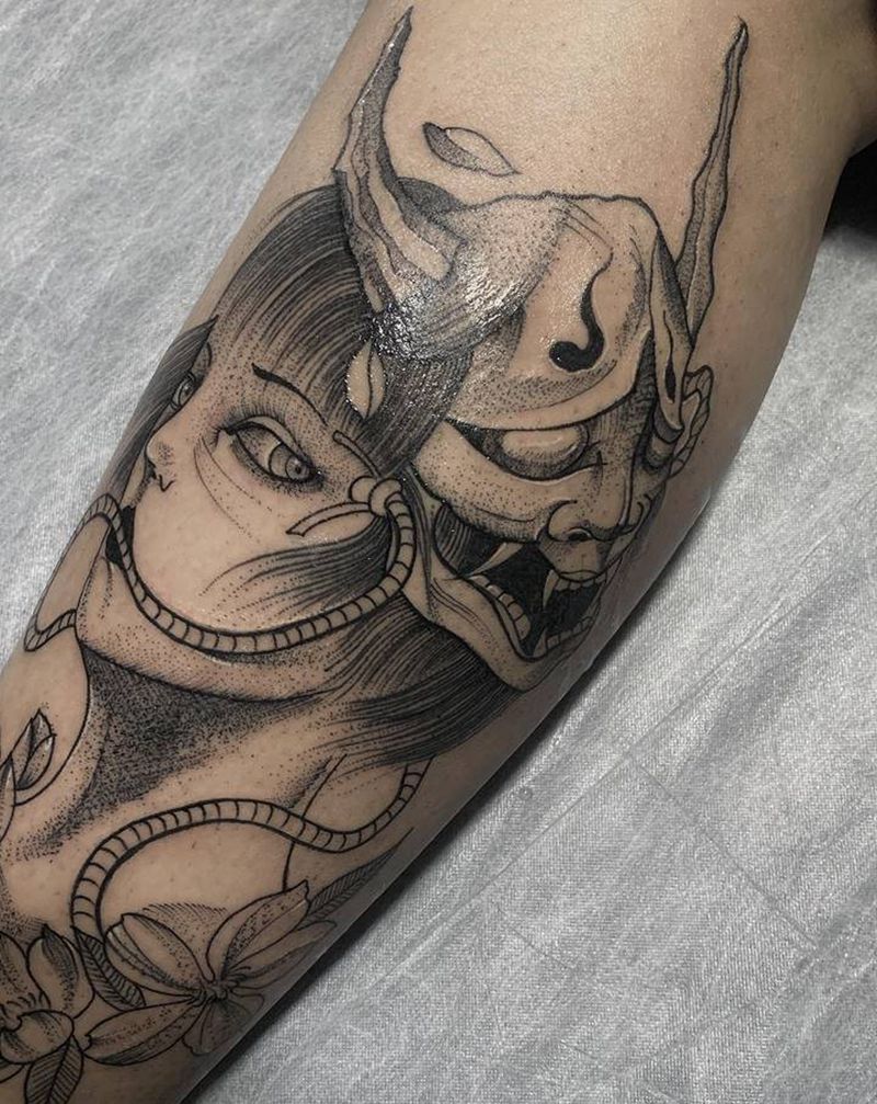 艺伎纹身图片_腿部点刺纹身图案