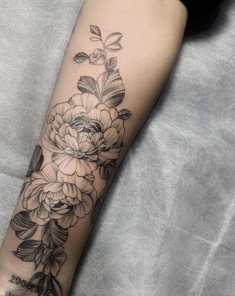 素花纹身图片_手臂点刺欧美写实纹身图案