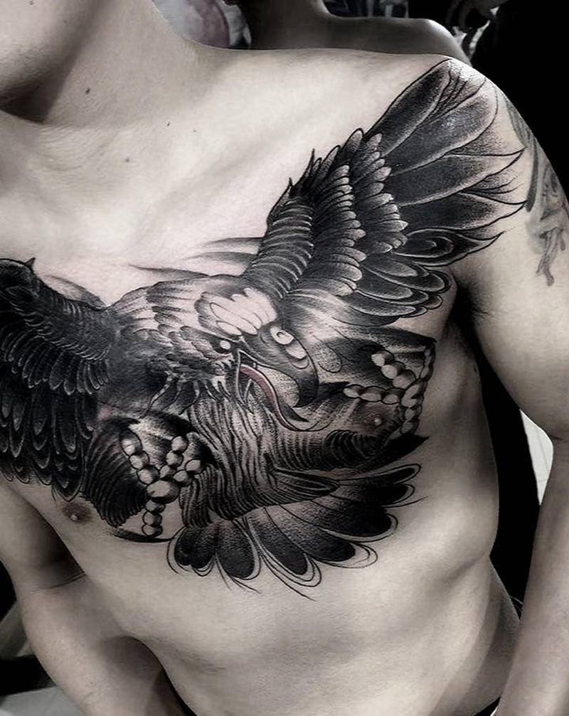 暗黑风格老鹰纹身图片_胸部点刺欧美写实纹身图案