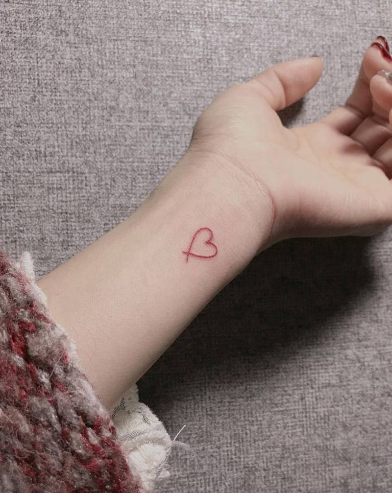 桃心纹身图片_手部手臂小清新纹身图案