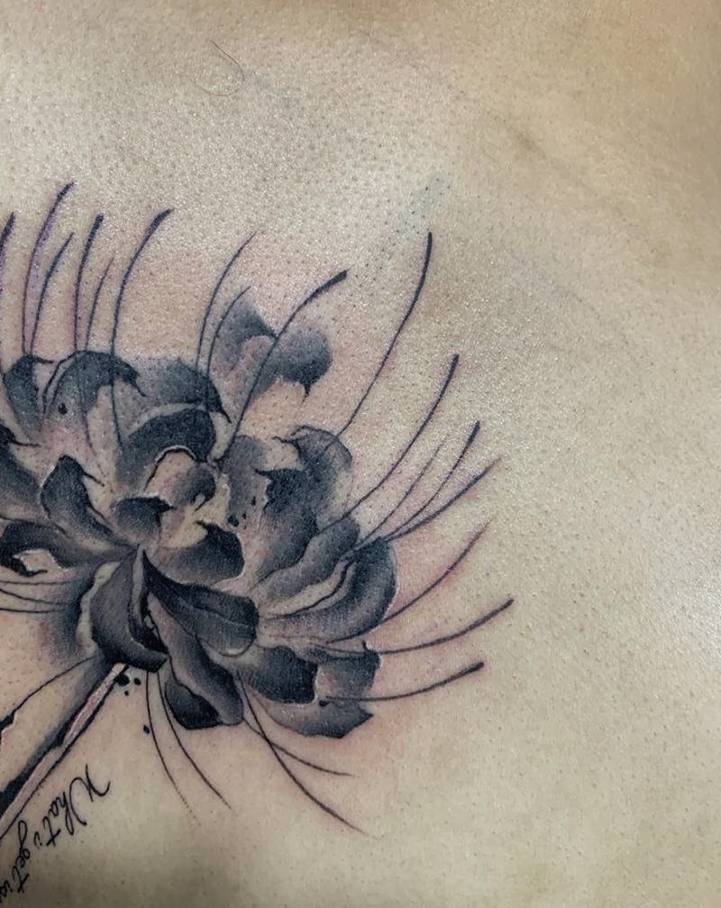 水墨彼岸花纹身纹身图片_背部水墨纹身图案
