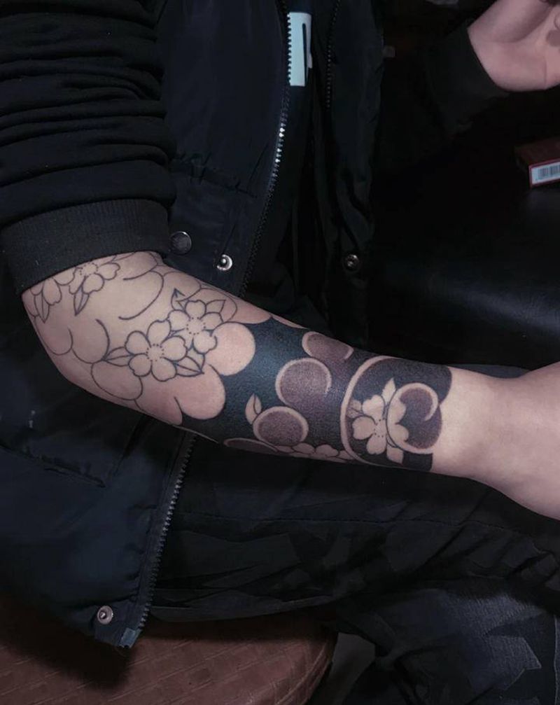 花臂纹身图片_手臂老传统日式日式花臂纹身图案