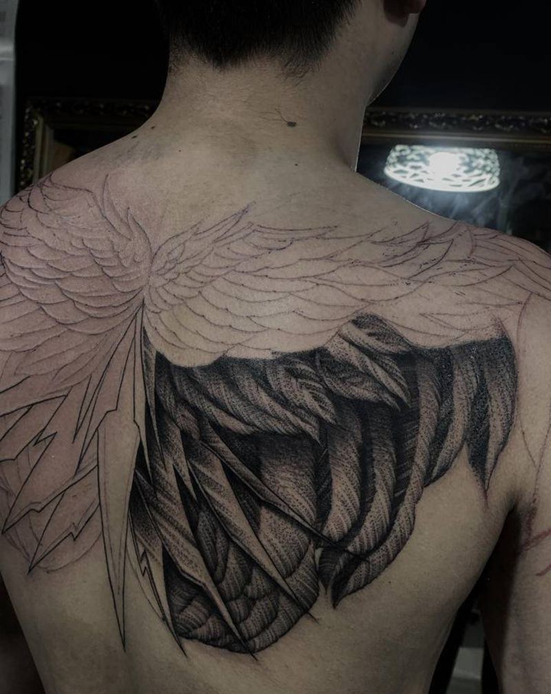 翅膀未完成纹身图片_背部手臂欧美写实纹身图案