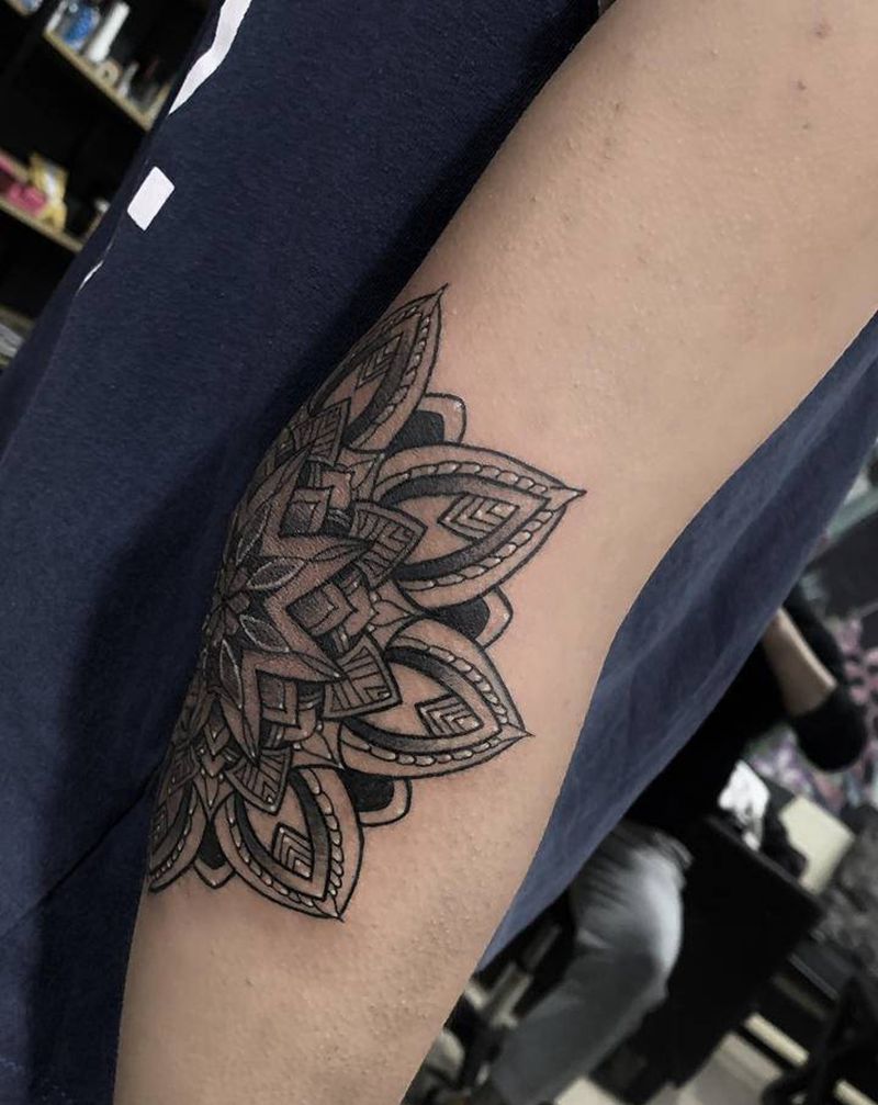 梵花  遮盖纹身图片_手臂点刺纹身图案