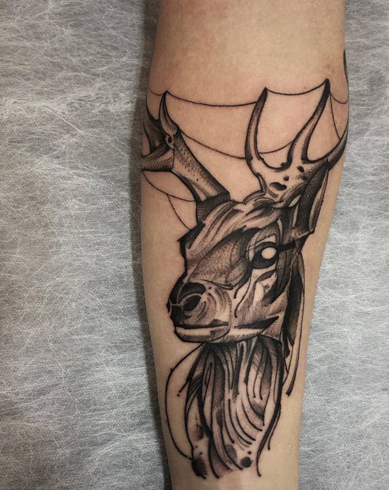 鹿纹身图片_手臂几何点刺纹身图案